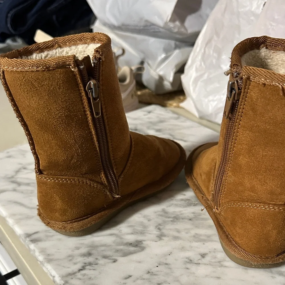 Harper Canyon Kids Brown Suede Fleece-Lined Boots